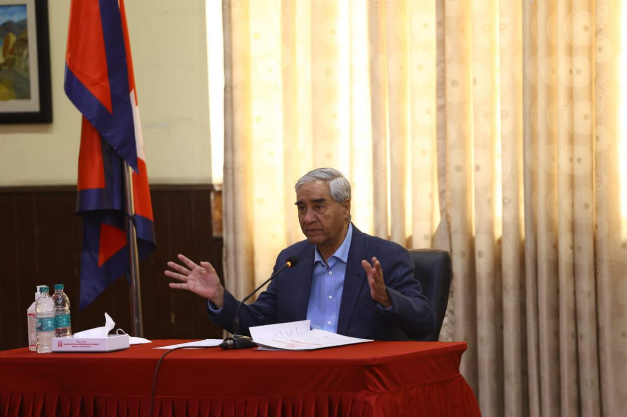 व्यापार घाटा घटाउने गरी नीति र कार्यक्रम बनाउनु : प्रधानमन्त्री  